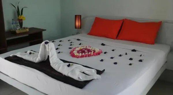 Pineapple Guest House Гили-Эйр Экстерьер фото