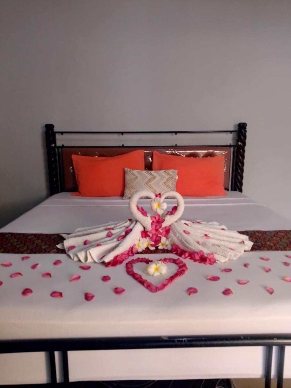 Pineapple Guest House Гили-Эйр Экстерьер фото